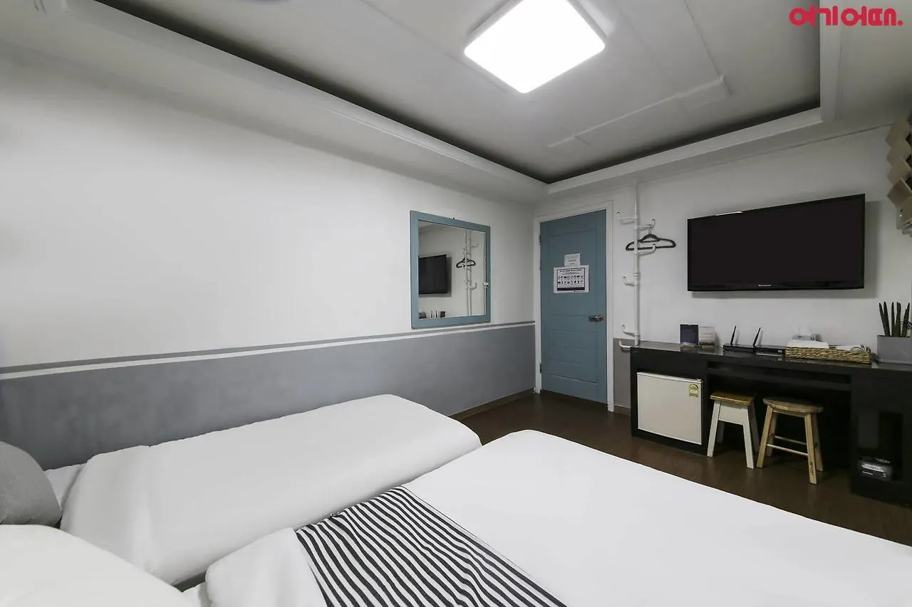 Sinchon Sisters Hostel Seoul