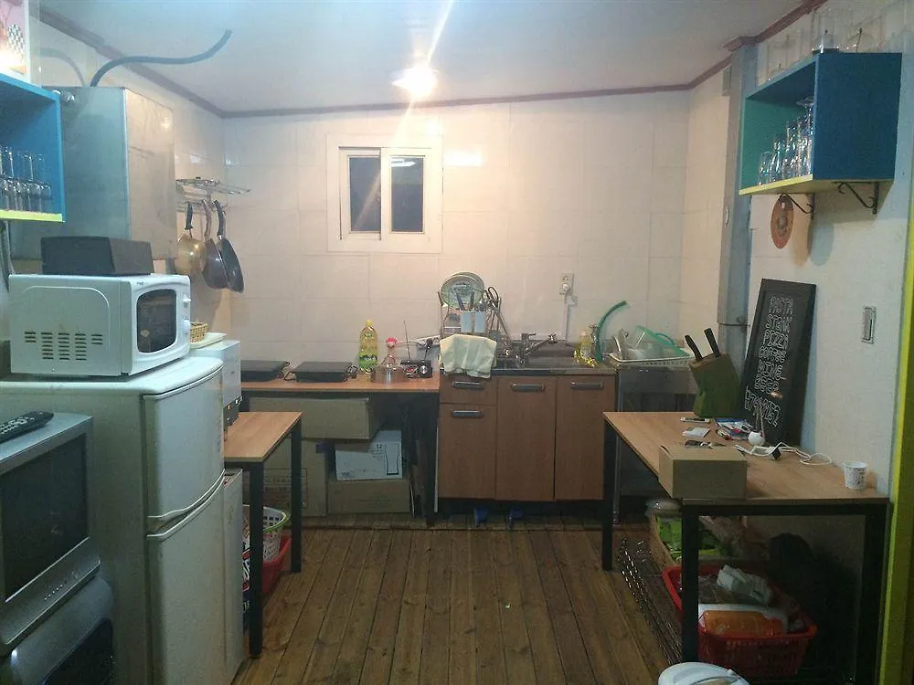 Sinchon Sisters Hostel Seoul